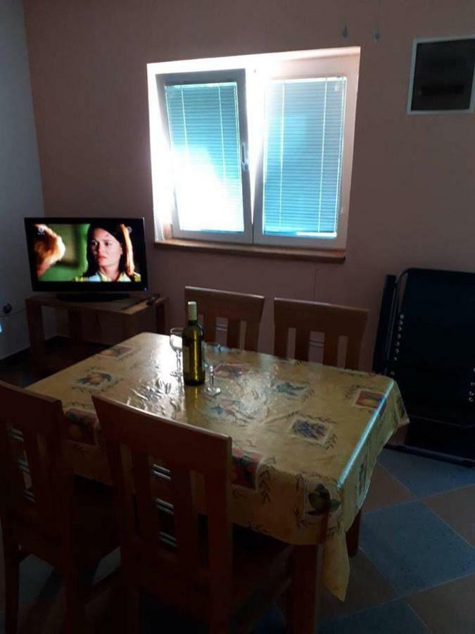 Apartments Horvat On Island Pag Vlašići Bagian luar foto